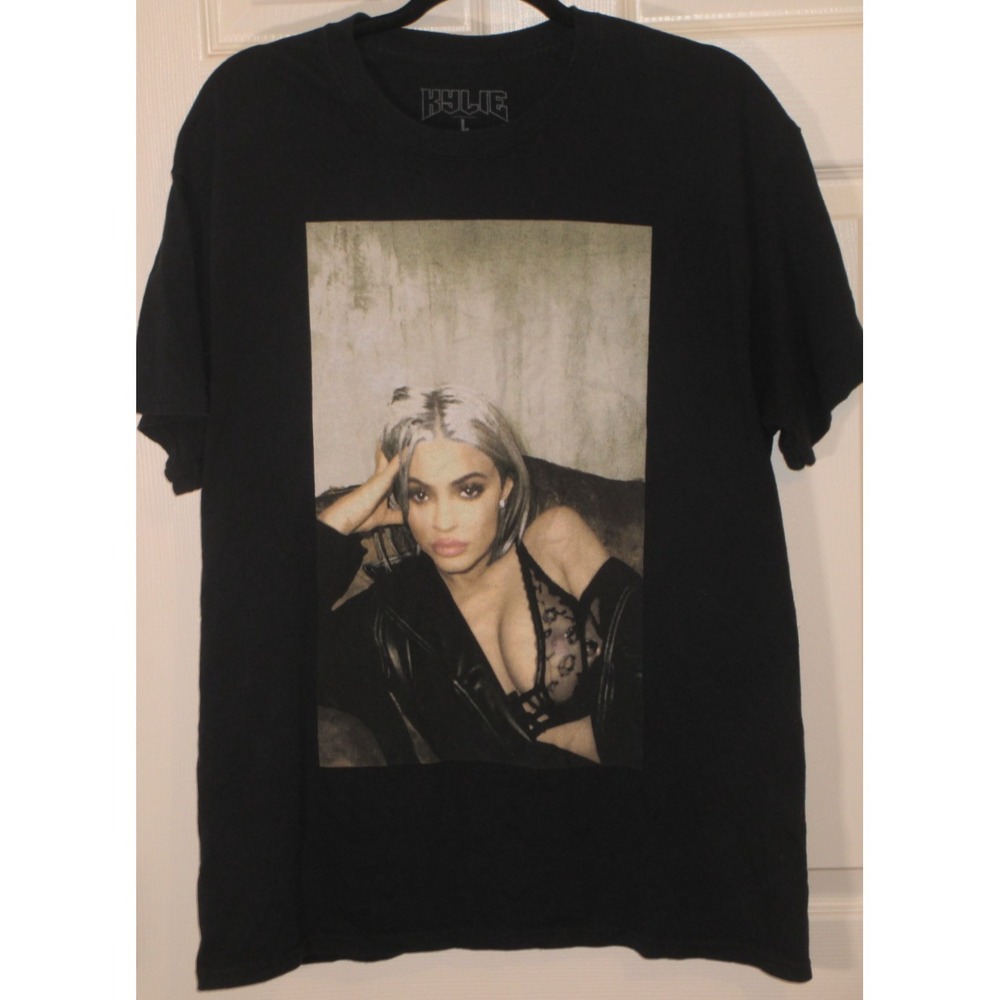 Kylie Jenner Cosmetics Portrait Graphic Men's Black Tee L Calabasas